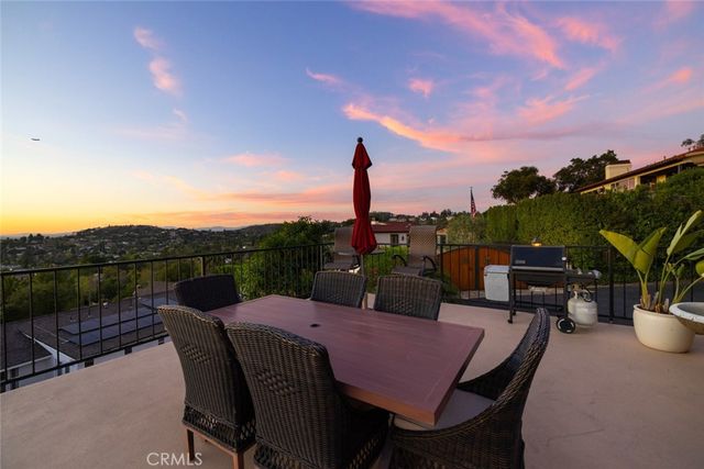 11385 La Vereda, North Tustin, CA 92705