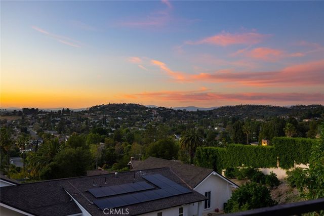 11385 La Vereda, North Tustin, CA 92705