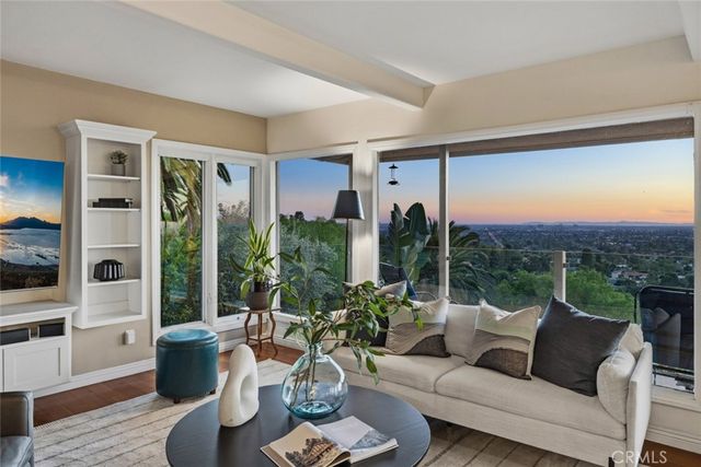 11385 La Vereda, North Tustin, CA 92705