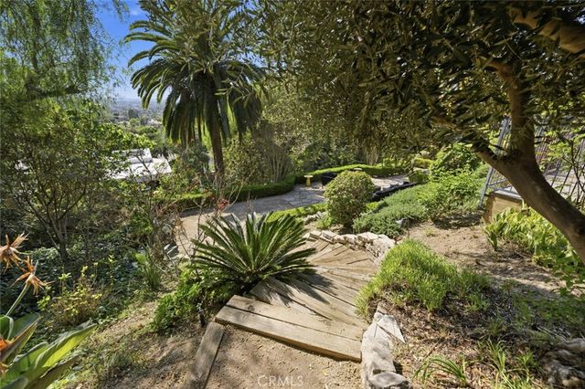 11385 La Vereda, North Tustin, CA 92705