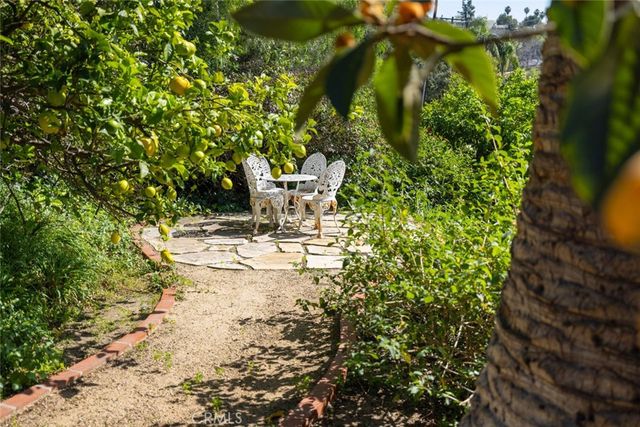 11385 La Vereda, North Tustin, CA 92705