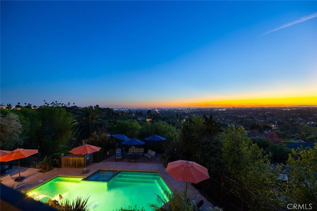 11385 La Vereda, North Tustin, CA 92705