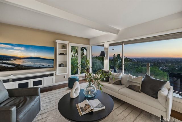 11385 La Vereda, North Tustin, CA 92705