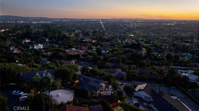 11385 La Vereda, North Tustin, CA 92705