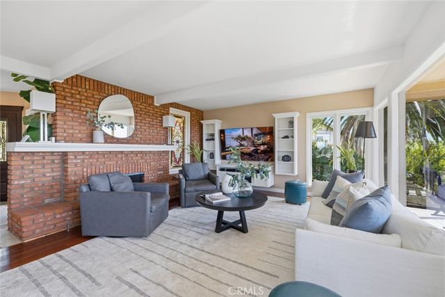 11385 La Vereda, North Tustin, CA 92705