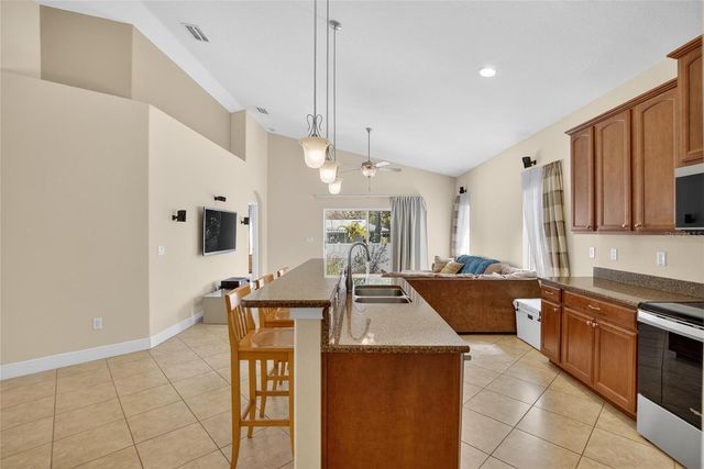 6510 S HIMES AVENUE, Tampa, FL 33611