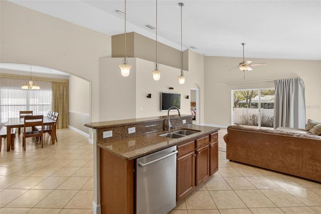 6510 S HIMES AVENUE, Tampa, FL 33611