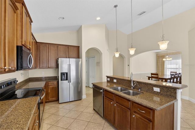 6510 S HIMES AVENUE, Tampa, FL 33611