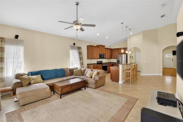 6510 S HIMES AVENUE, Tampa, FL 33611