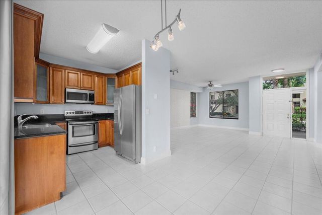 10538 NW 10th Street, Plantation, FL 33322