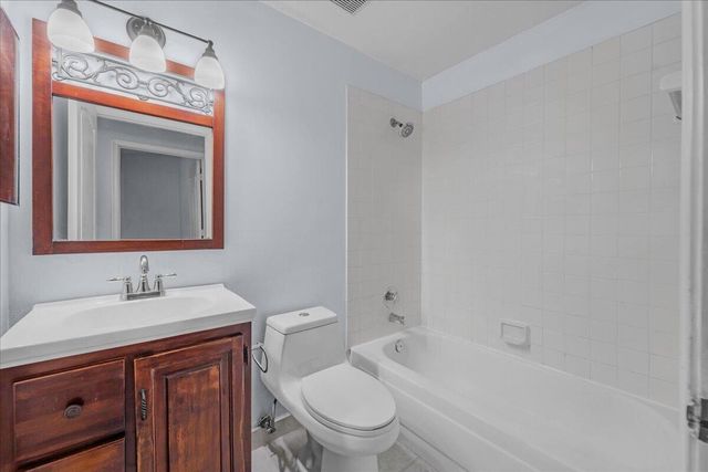 10538 NW 10th Street, Plantation, FL 33322