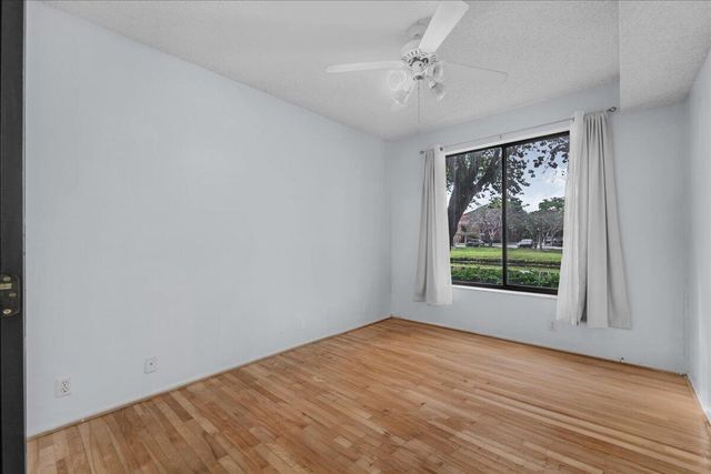 10538 NW 10th Street, Plantation, FL 33322