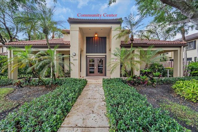 10538 NW 10th Street, Plantation, FL 33322