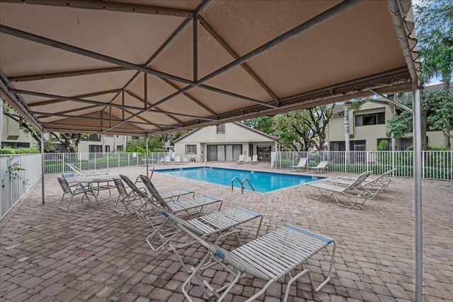 10538 NW 10th Street, Plantation, FL 33322