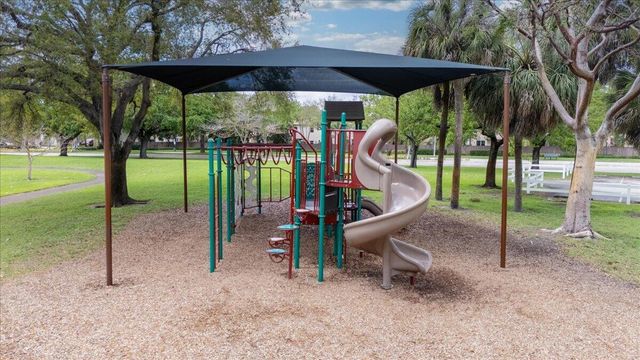 10538 NW 10th Street, Plantation, FL 33322