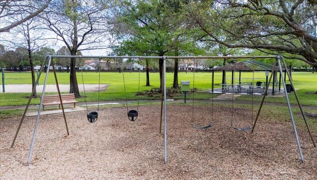 10538 NW 10th Street, Plantation, FL 33322