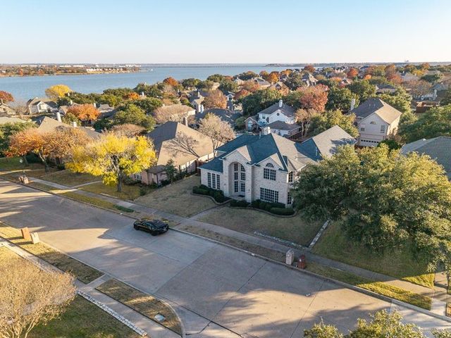 5106 Saint Charles Drive, Rowlett, TX 75088