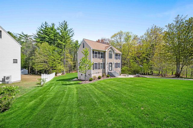 5 Treaty Court, Sandown, NH 03873