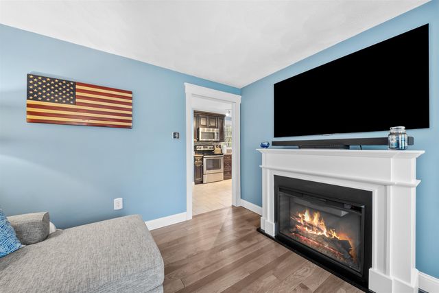 5 Treaty Court, Sandown, NH 03873