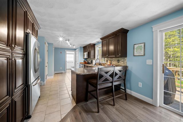 5 Treaty Court, Sandown, NH 03873