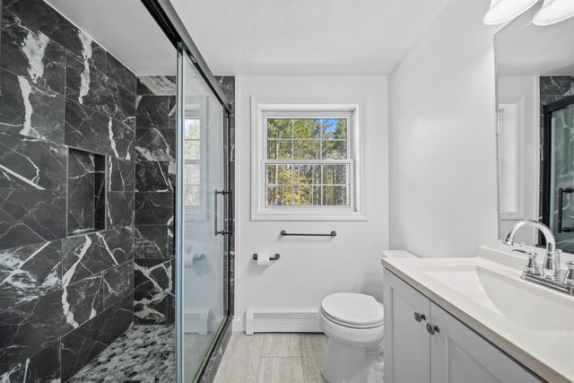 5 Treaty Court, Sandown, NH 03873