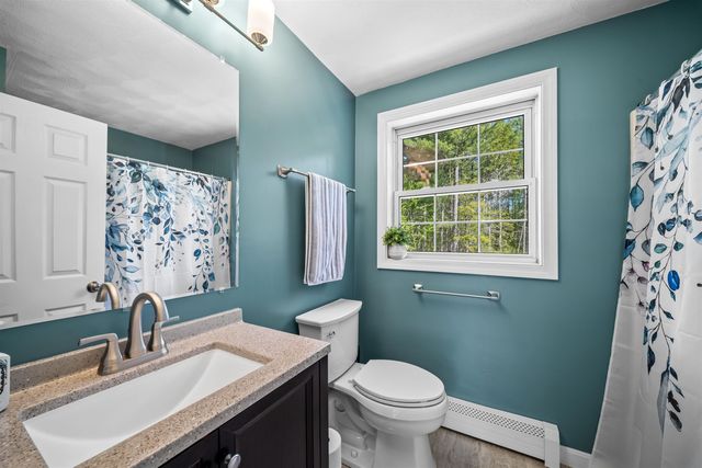 5 Treaty Court, Sandown, NH 03873