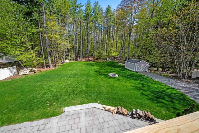5 Treaty Court, Sandown, NH 03873