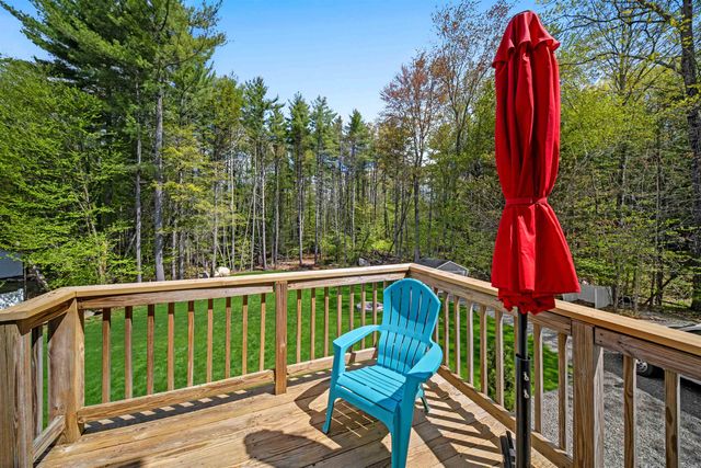 5 Treaty Court, Sandown, NH 03873