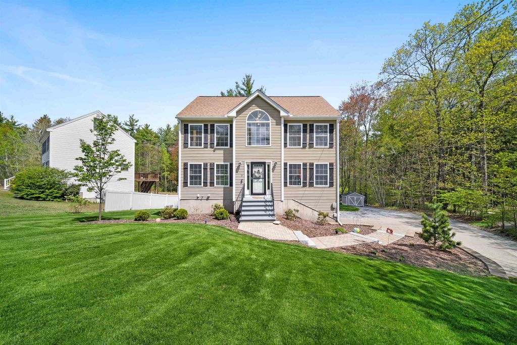 5 Treaty Court, Sandown, NH 03873
