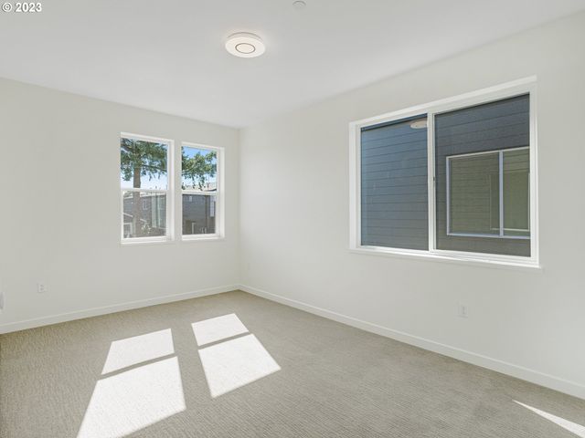 6841 N MONTANA Ave, Portland, OR 97217