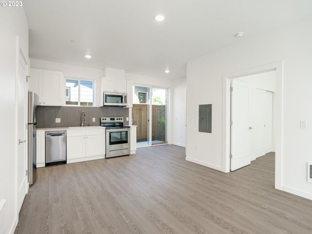6841 N MONTANA Ave, Portland, OR 97217