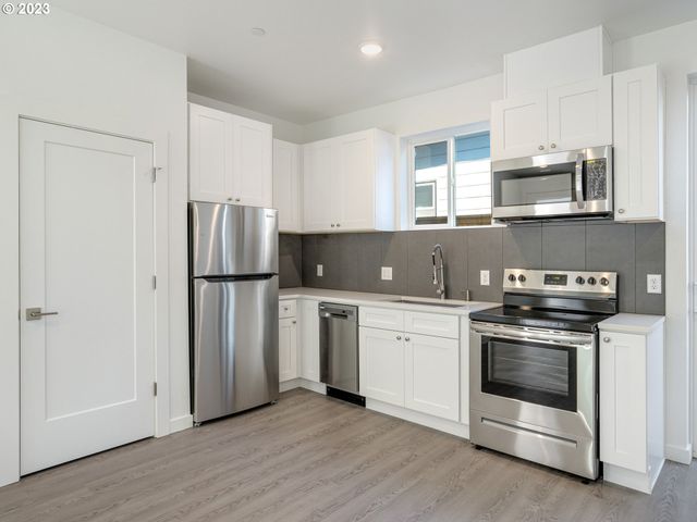 6841 N MONTANA Ave, Portland, OR 97217