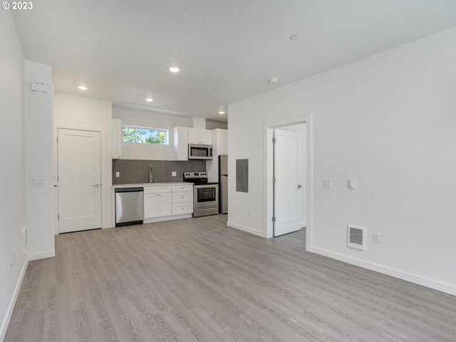 6841 N MONTANA Ave, Portland, OR 97217
