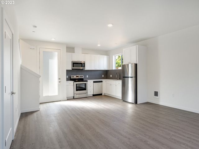 6841 N MONTANA Ave, Portland, OR 97217