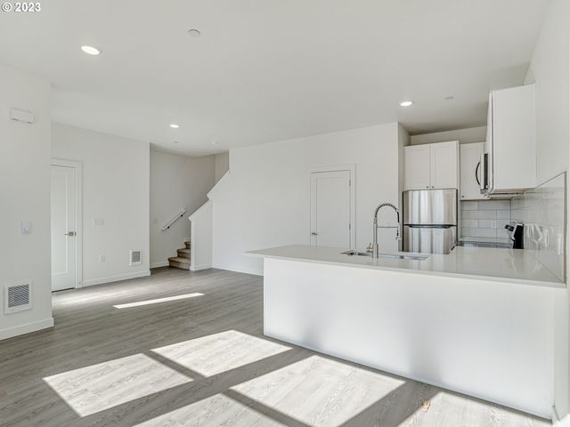6841 N MONTANA Ave, Portland, OR 97217