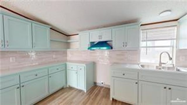 613 E Loop 19th Street, Weslaco, TX 78596