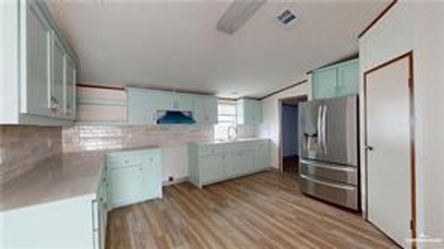 613 E Loop 19th Street, Weslaco, TX 78596