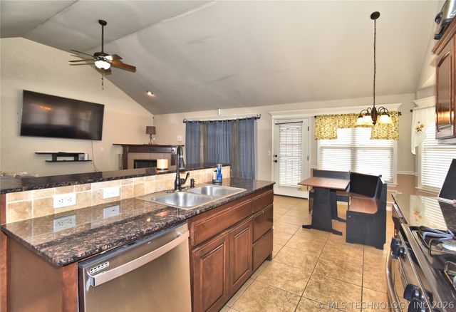 11114 N 132nd East Avenue, Owasso, OK 74055