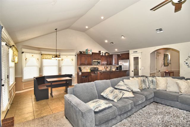 11114 N 132nd East Avenue, Owasso, OK 74055