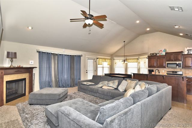 11114 N 132nd East Avenue, Owasso, OK 74055