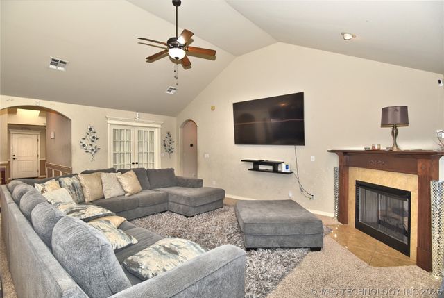 11114 N 132nd East Avenue, Owasso, OK 74055