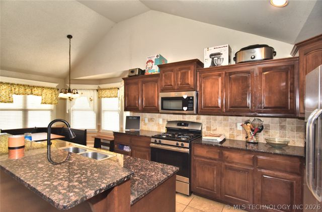 11114 N 132nd East Avenue, Owasso, OK 74055