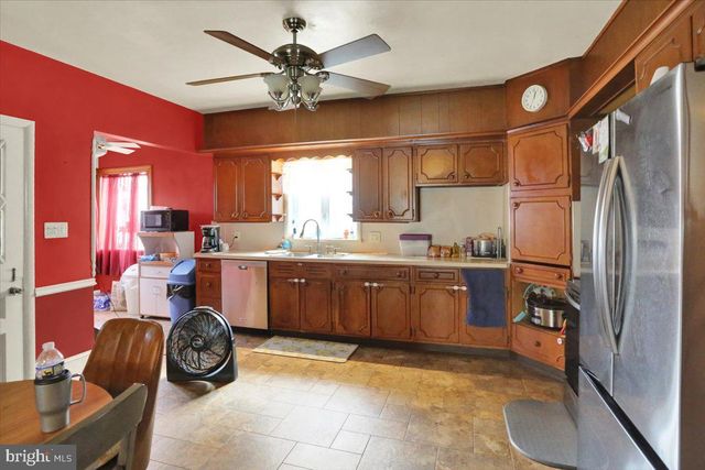 1101 ELIZABETH AVE, Reading, PA 19605