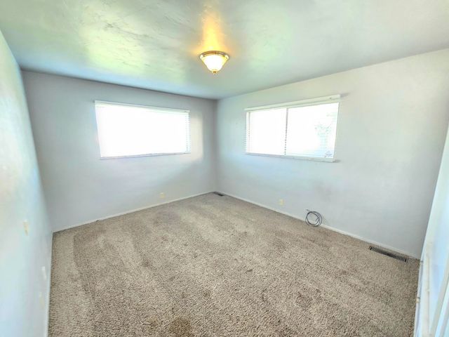 211 E Gail Avenue, Tulare, CA 93274