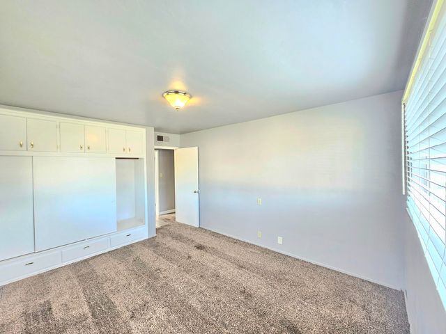 211 E Gail Avenue, Tulare, CA 93274