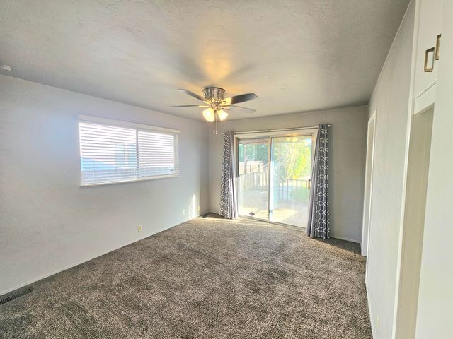 211 E Gail Avenue, Tulare, CA 93274