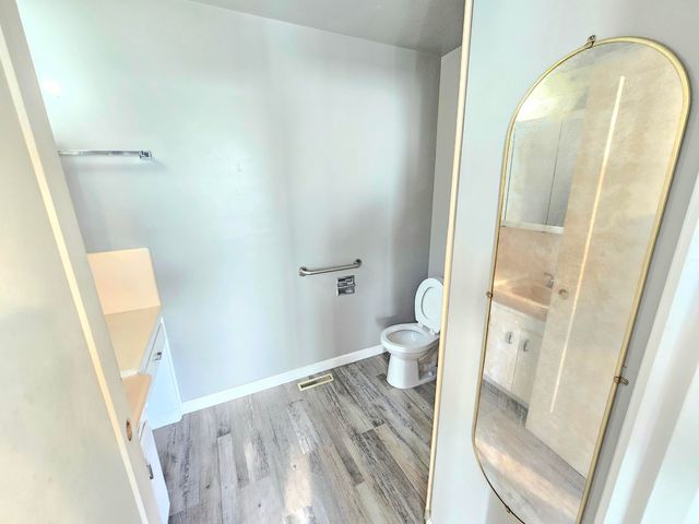 211 E Gail Avenue, Tulare, CA 93274