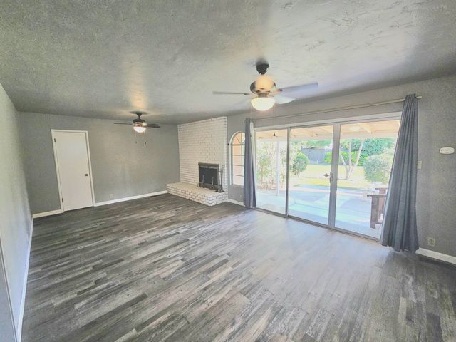 211 E Gail Avenue, Tulare, CA 93274