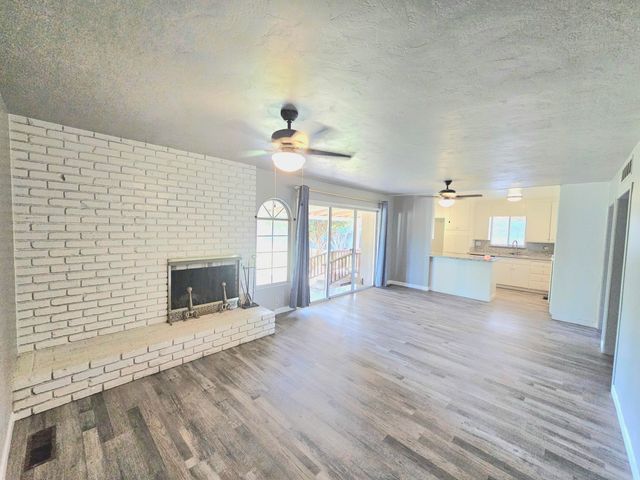 211 E Gail Avenue, Tulare, CA 93274