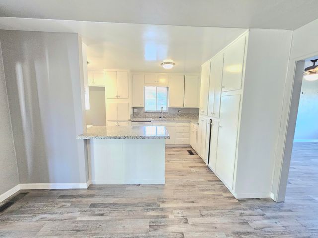 211 E Gail Avenue, Tulare, CA 93274